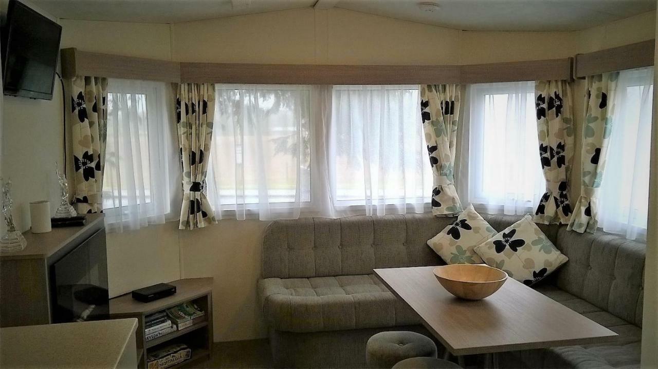 West Lodge Caravan Park Comrie Exterior foto